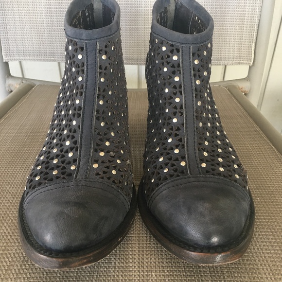Independent Boot Company Leather Burke Cutout Studded Ankle Boots 10.5 - Picture 8 of 12